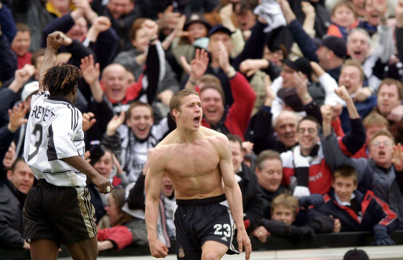 Sean Davis trong màu áo Fulham